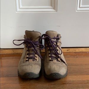 VASQUE women’s hiking boots